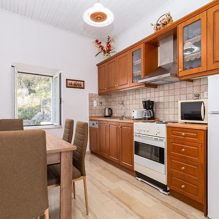 Villa Georgina Nisaki  Eksteriør billede
