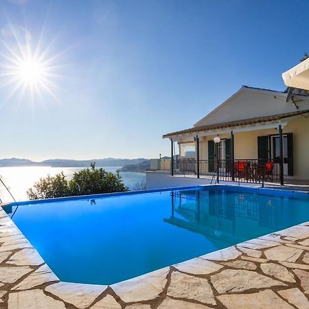 Villa Georgina Nisaki  Eksteriør billede